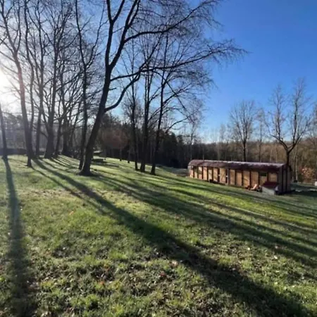 خيمة فخمة Obytny Vagon Bzova Belec